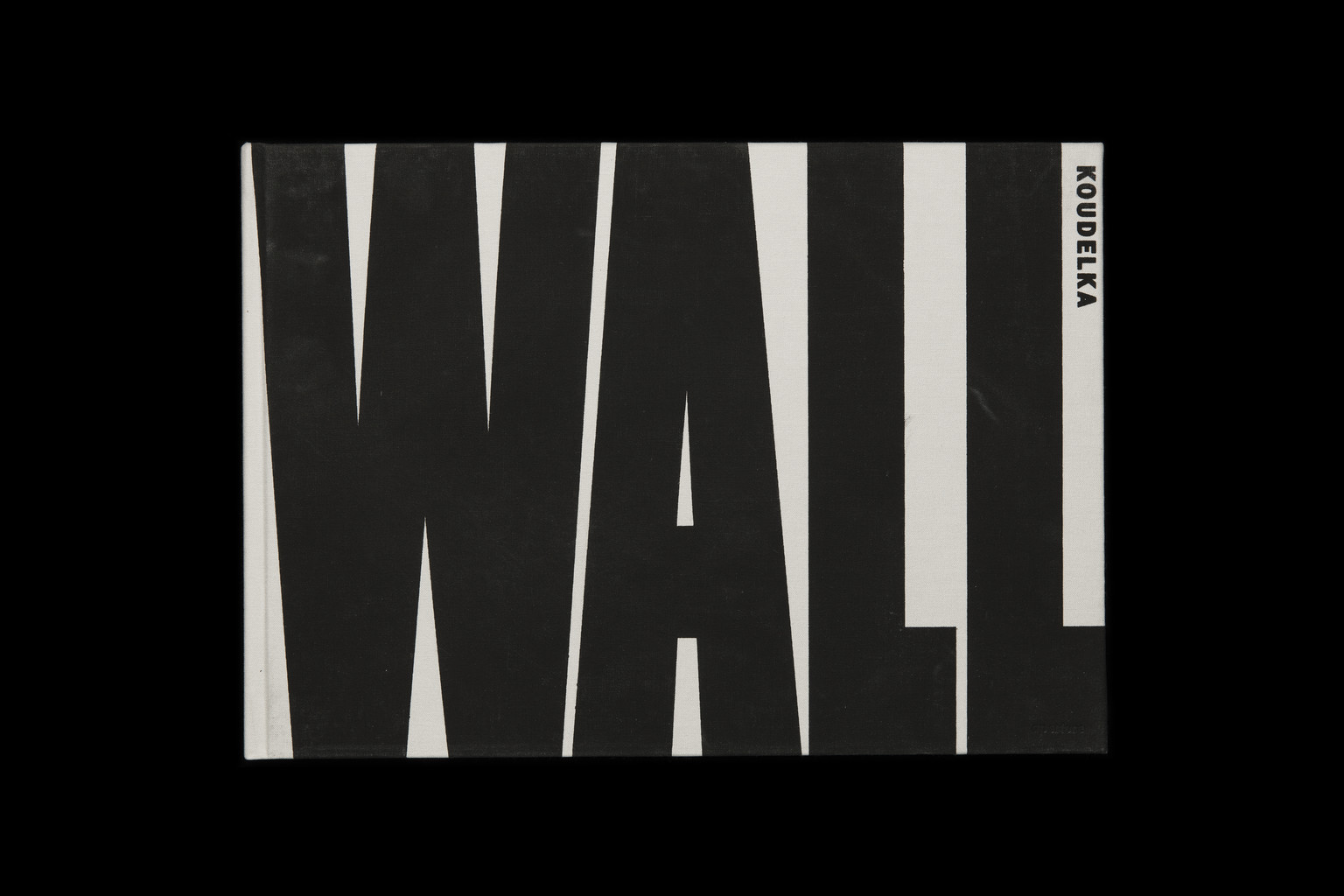 Wall by Josef Koudelka – ll’Editions